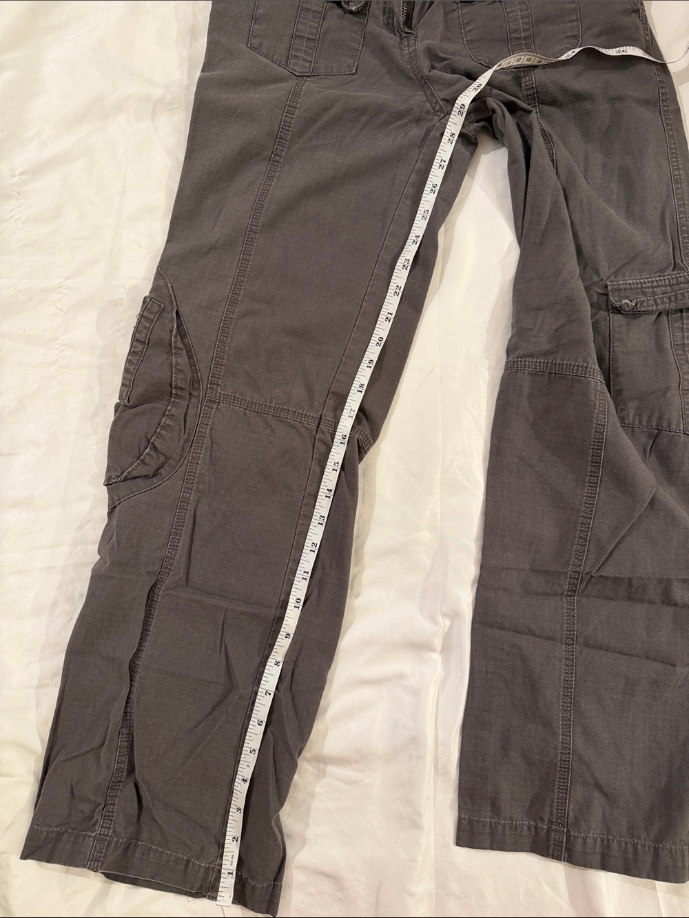 Brandy Melville Cargo Pants - Picture 5 of 5